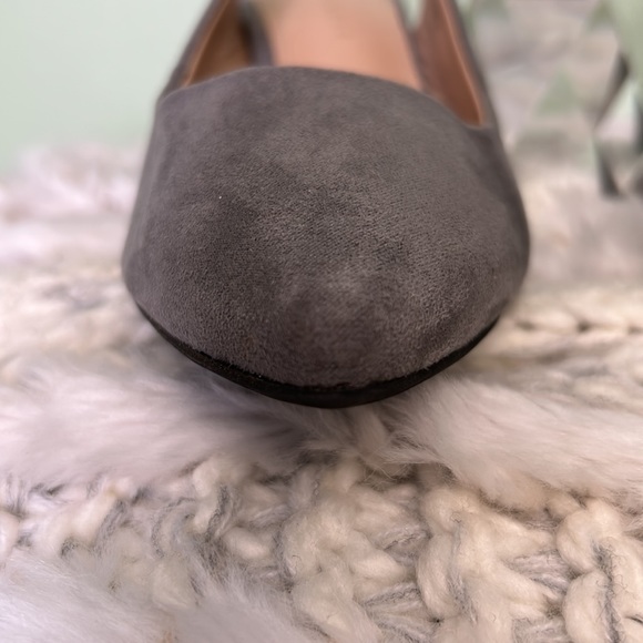 Kelly & Katie Gray Slingback Block Heels - Picture 10 of 12